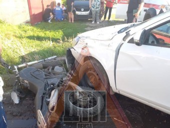 Жесткая авария с мотоциклом в Пензенской области: двух человек увезли в больницу