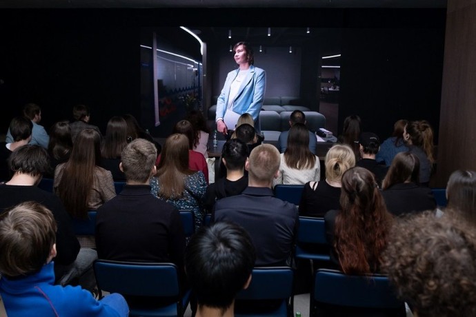 FESCO помогла студентам Приморья создать фильмы о рабочих профессиях FESCO помогла студентам Приморья создать фильмы о рабочих профессиях