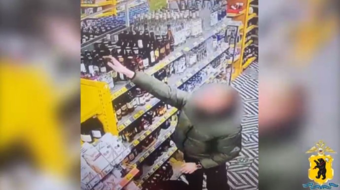 В Ярославской области задержали мужчину, укравшего алкоголя, кофе и масла на 41 тысячу рублей