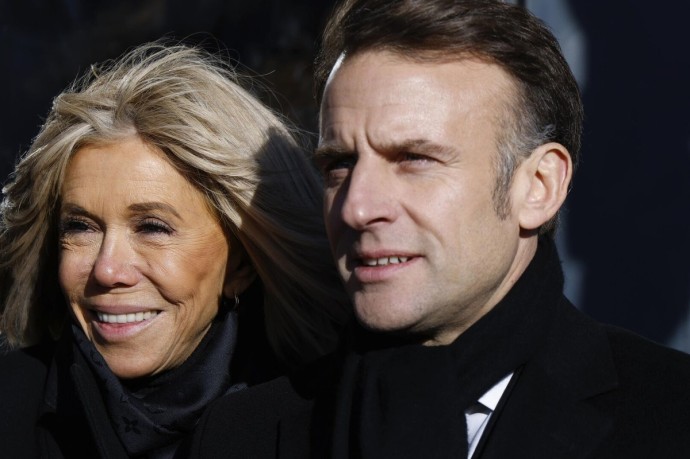 Политолог Хащенко считает слухи о смене пола женой Макрона «историей с душком» Политолог Хащенко считает слухи о смене пола женой Макрона «историей с душком»