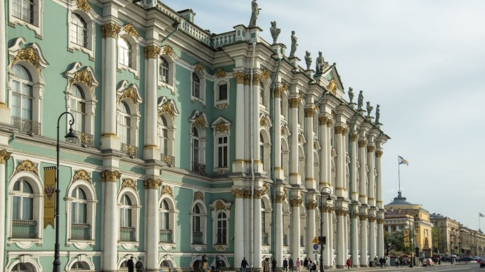 Причиной очереди в Эрмитаж стали технические неполадки Причиной очереди в Эрмитаж стали технические неполадки