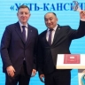 Андрей Турчак вручил еще один разводной ключ – главе Усть-Канского района