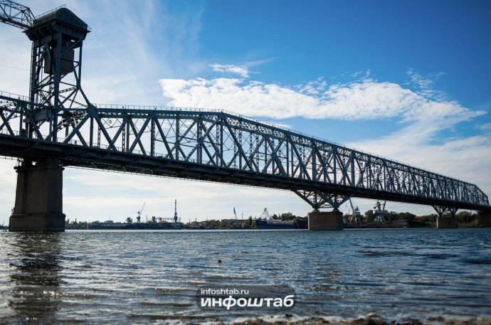 Старый мост в Астрахани закроют для движения в субботу 22 марта