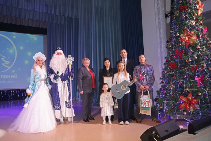 Дмитрий Миляев исполнил новогоднюю мечту девочки из Киреевского района