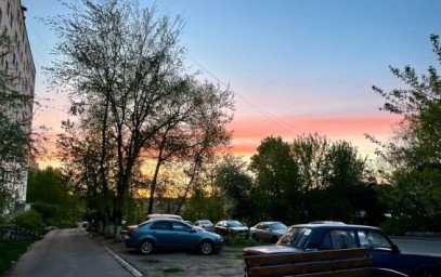 В Курске с начала года оштрафовали более 230 водителей за парковку на газонах