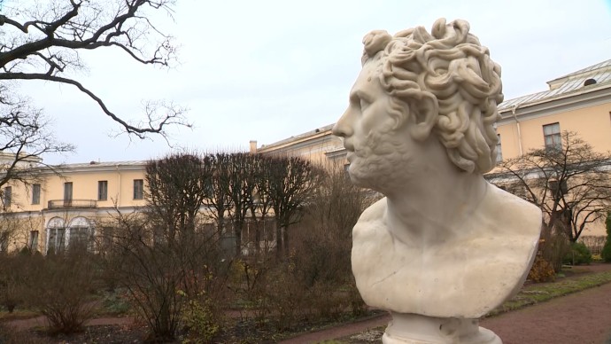 На реставрацию Павловского дворцово-паркового ансамбля из федерального бюджета направят 2,5 млрд рублей На реставрацию Павловского дворцово-паркового ансамбля из федерального бюджета направят 2,5 млрд рублей