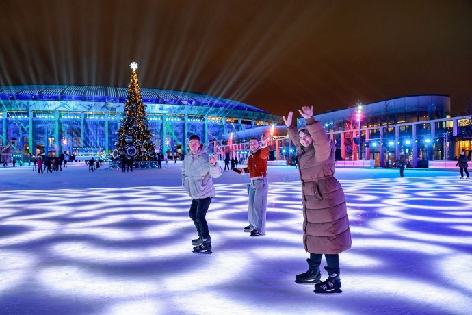 Около 1,3 тысячи катков будут работать в Москве этой зимой