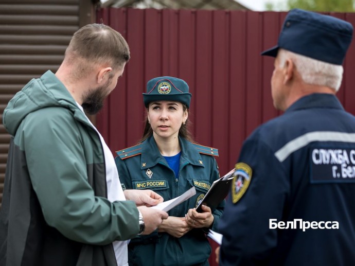 2 500 частных домов в Белгороде посетили специалисты ГОЧС с профилактическими беседами