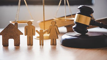 ВС обязал суды соблюдать интересы детей при осуждении родителей