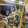 Снимают крестики и не дают есть: военные рассказали о пребывании в украинском плену