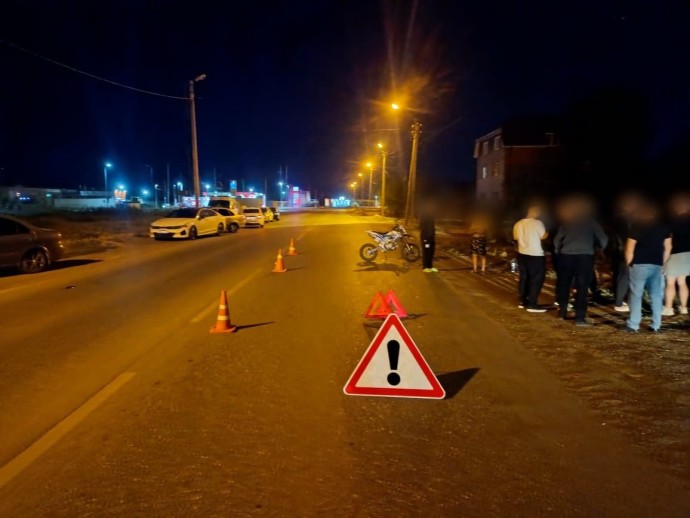 В Астрахани подросток на мотоцикле оказался под колесами автомобиля