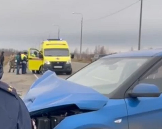 Водитель ВАЗ-2112 пострадал, его пассажир погибла в столкновении с «Хендаем» в Мордовии