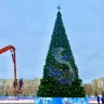 Елка с Жар-птицей установлена на площади по ул. Коваленко в Саранске