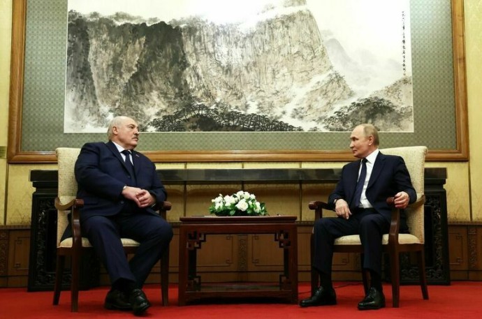 Лукашенко назвал Путина «волкодавом» в политике и великим человеком Лукашенко назвал Путина «волкодавом» в политике и великим человеком