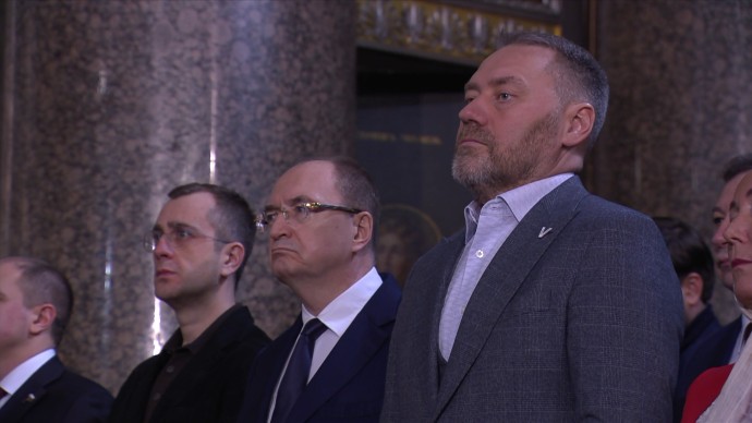 Александр Бельский и Борис Пиотровский посетили Пасхальное богослужение в Казанском соборе