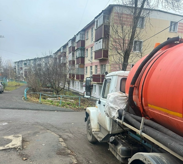 В Пролетарском районе Саранска курсируют автоцистерны, развозящие воду к отключенным домам
