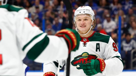 Капризов и Тарасенко помогли "Миннесоте" огорчить "Сиэтл".