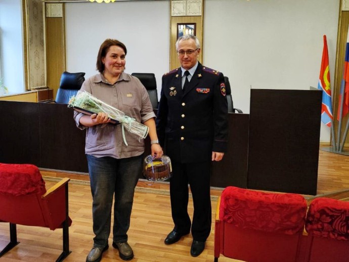 Сотрудницы костромской почты сэкономили сотни тысяч рублей клиентов Сотрудницы костромской почты сэкономили сотни тысяч рублей клиентов