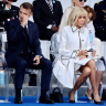 Британская The Times: Макрон стал «хромой уткой», пора ему в отставку