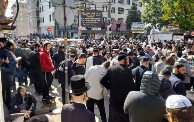 Не особо нас поддерживаете: Киев запретил израильским хасидам паломничество в Умань