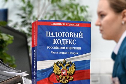 Взыскание долгов без суда, ограничение по сим-картам и контроль за оборотом спирта. С 1 ноября вступают в силу новые законы