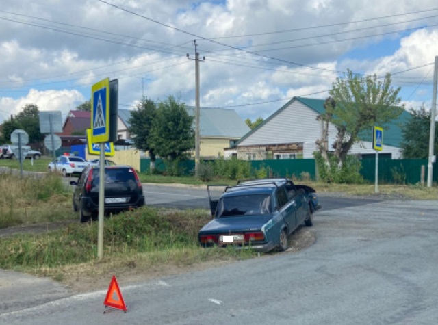 В Рузаевке женщина на "Форд Фьюжн" не пропустила "пятерку", пострадал второй водитель