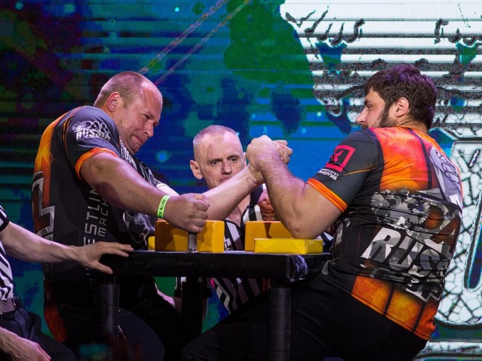 Эксперты по силовым видам спорта назвали армрестлинг древнейшей формой борьбы Эксперты по силовым видам спорта назвали армрестлинг древнейшей формой борьбы