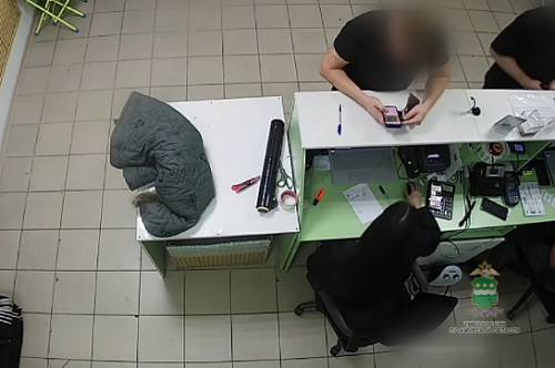 В Белогорске таксист оставил без денег мошенников и пенсионерку