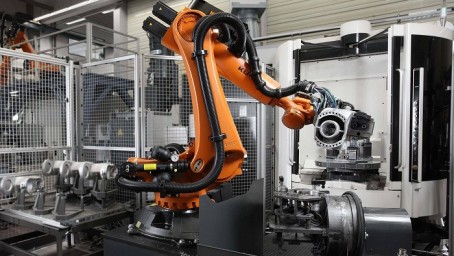 Ключом к повышению производительности труда в России считают роботизацию