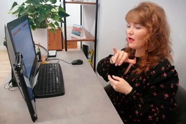 Центр «Говори руками» принял почти 50 тысяч обращений от москвичей с нарушениями слуха