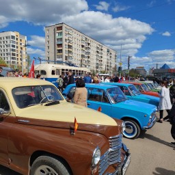 В Кирове прошла выставка ретро-автомобилей ко Дню Победы