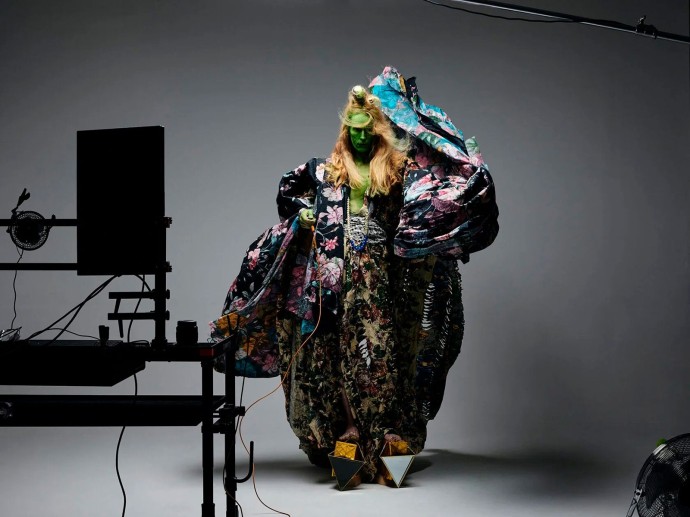 Экскурсия по выставке «Данила»