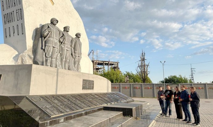 Тульская делегация почтила память воинов-мариупольцев