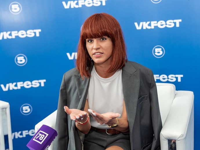 Zivert дебютировала в кино: как популярная певица получила роль итальянки в новом сериале Zivert дебютировала в кино: как популярная певица получила роль итальянки в новом сериале