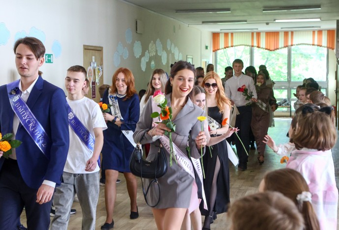 Расходы на «Последний звонок»: 26% родителей потратят до 6 тыс. рублей