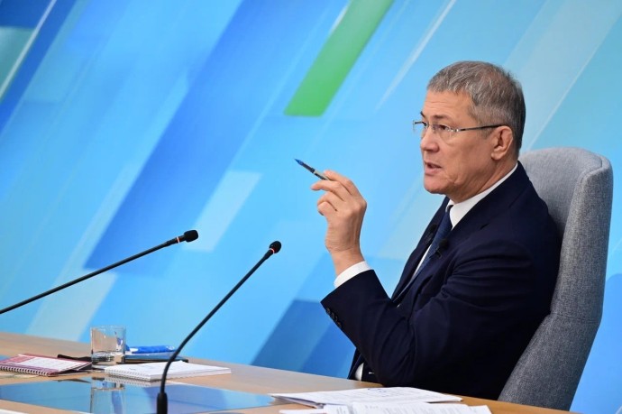 Радий Хабиров поручил заняться включением в «белый список» приложения по мониторингу сахара