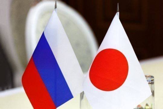 Захарова: Россия ответит, если Япония попытается поставить оружие Украине