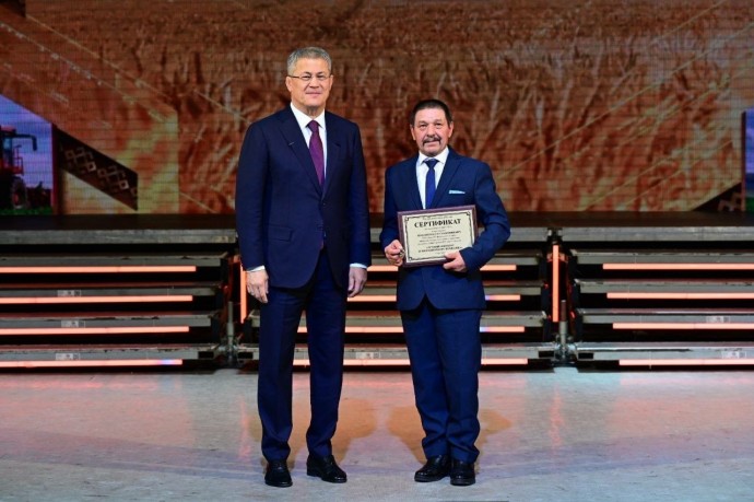 Глава Башкирии рассказал о хлеборобе, награжденном за работу автомобилем