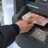 Почему с 12 мая стоит снять деньги с банковских карт