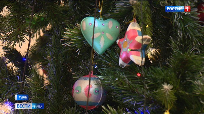 Роспотребнадзор подарил умные часы тульскому школьнику в рамках «Ёлки желаний»