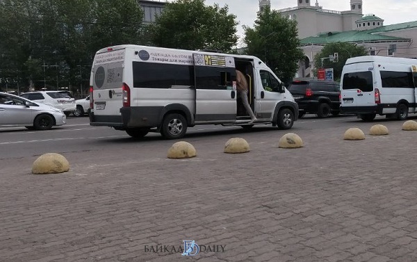 «Аж бесит!»: В Улан-Удэ появились маршрутчики-ждуны