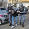 Два кировчанина хотели избить битой других мужчин, но сами пострадали