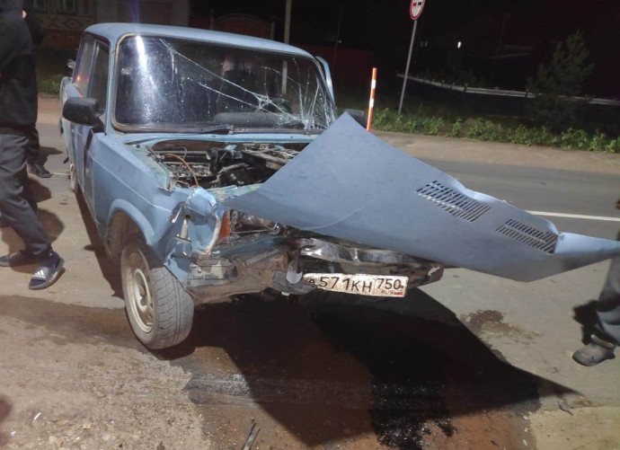 В Пензенской области жестко столкнулись две машины, на месте работали спасатели. ФОТО