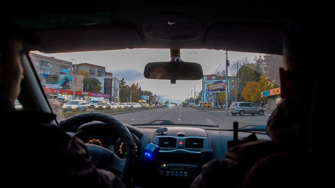 В центре Пензы двое парней устроили битву из-за девушки