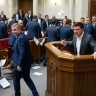 «Чеши на фронт»: Зеленский воюет с собственным парламентом. Почему фракция президента отказывается голосовать