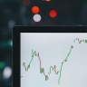 Американские банки рекордно заработали на связанных с заявлениями Трампа колебаниях рынка