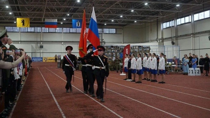 Более 500 ярославских школьников посвятили в юнармейцы в День Конституции России