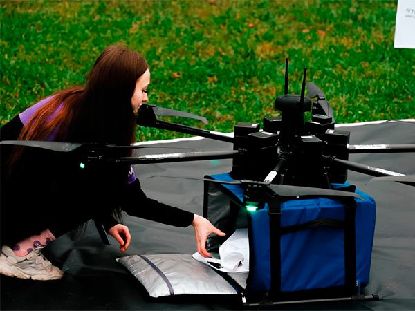 В Петербурге успешно испытали доставку грузов с помощью дронов