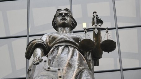 Жителя Приморья осудят по обвинению в контрабанде сильнодействующих веществ