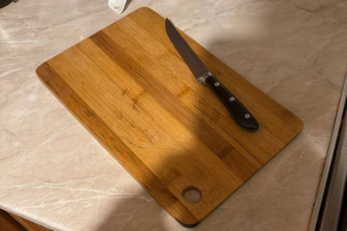 В Невском районе 21-летний сын в пьяной драке ударил 62-летнего отца ножом в грудь В Невском районе 21-летний сын в пьяной драке ударил 62-летнего отца ножом в грудь